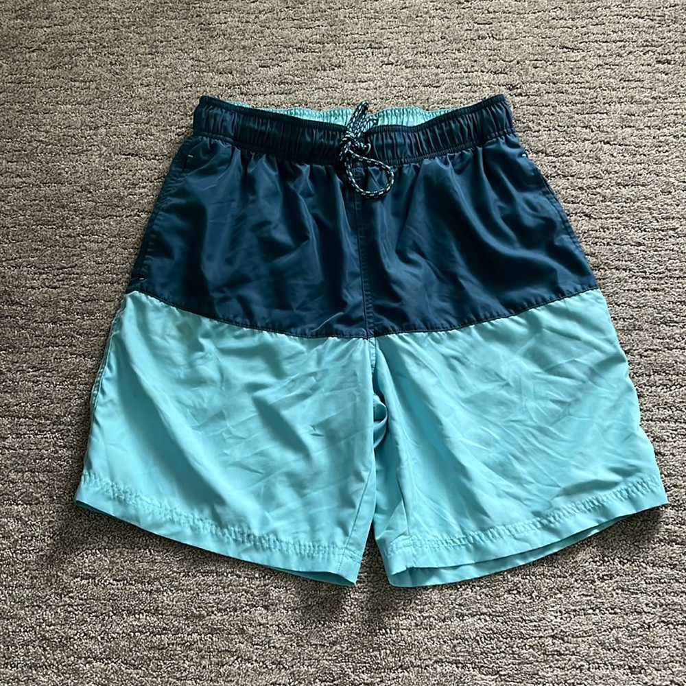 Men’s swim trunks size M
